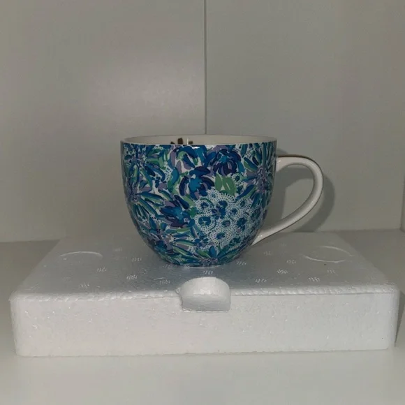 NWT Lilly Pulitzer Ceramic Mugs Set of 2 - Picture 11 of 14